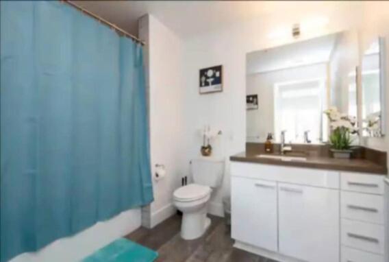 Beautiful 3br High Rise Pool, & Rooftop Views *