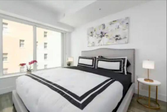 Beautiful 3br High Rise Pool, & Rooftop Views *