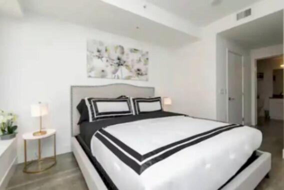 Apartamento Beautiful 3br High Rise Pool, & Rooftop Views *