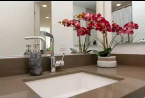 Beautiful 3br High Rise Pool, & Rooftop Views Apartamento *